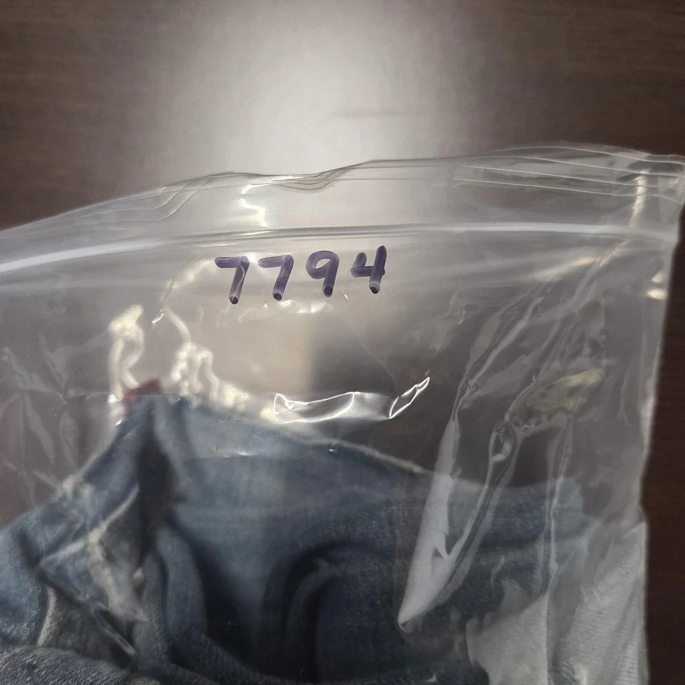 Levis Mens Jeans Blue Light Wash Regular Straight Fits 30x31‎